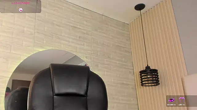 nicole  parker1 online show from January 23, 2025, 3:32 pm