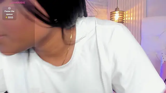 nicole  parker1 online show from March 11, 2025, 12:28 pm