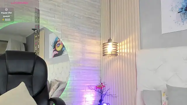 nicole  parker1 online show from March 22, 2025, 3:42 pm