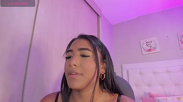 nicole  parker1 online show from June 23, 2026, 5:00 pm