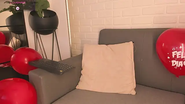 karina gomez 18 online show from February 15, 2025, 3:31 am