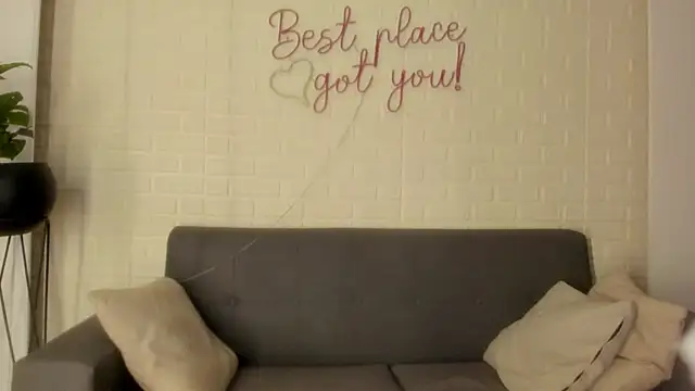 karina gomez 18 online show from February 9, 2026, 11:36 am