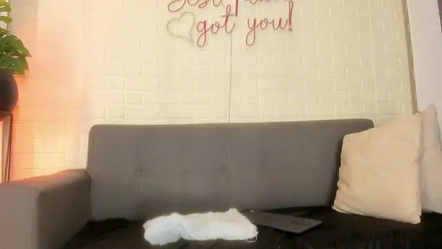 karina gomez 18 online show from February 16, 2026, 11:28 am