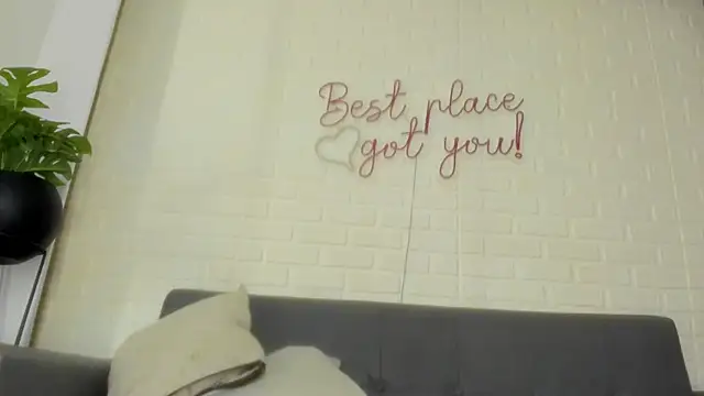 karina gomez 18 online show from February 19, 2026, 11:39 am