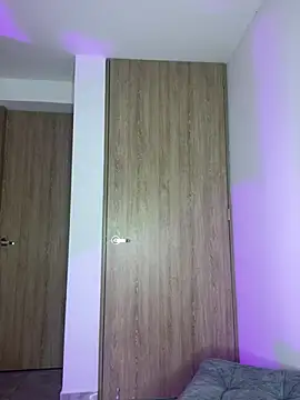 Issabela G1 online show from February 8, 2025, 8:21 pm