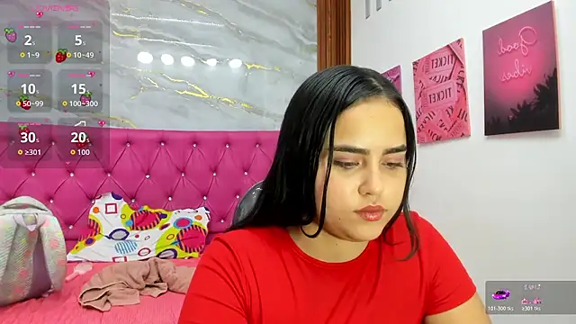Snapshot of Helen_russo chatting on July 16, 2026, 6:58 pm Helen russo online show from July 16, 2026, 6:58 pm