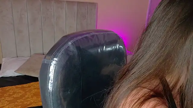 Snapshot of Charlotte_Olsen_ chatting on June 15, 2026, 8:22 pm Charlotte Olsen online show from June 15, 2026, 8:22 pm