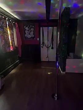 Luluof online show from March 21, 2025, 2:51 pm