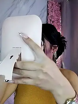 Nanda Vixen online show from September 24, 2025, 10:35 pm