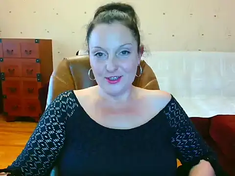 Alice3694 online show from January 7, 2025, 12:20 pm