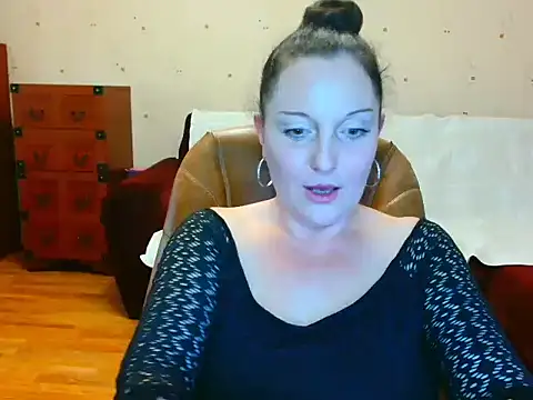 Alice3694 online show from February 1, 2025, 11:10 am