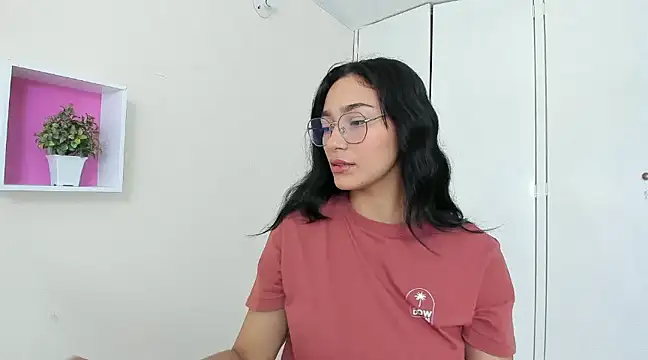 ASIAM BRUNET online show from February 4, 2025, 1:06 pm