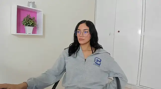 ASIAM BRUNET online show from March 1, 2025, 1:07 pm