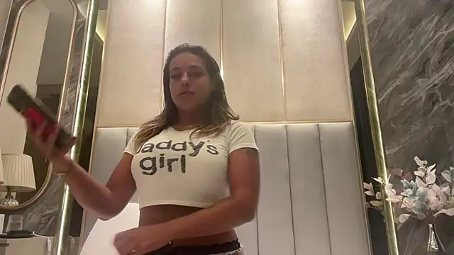 Dif-tjejen online show from February 9, 2026, 8:02 pm