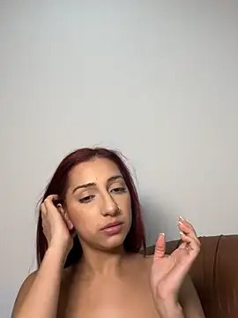 julialupato1606 online show from February 22, 2025, 8:42 pm