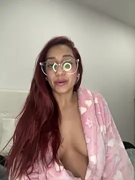 julialupato1606 online show from March 17, 2025, 9:34 pm