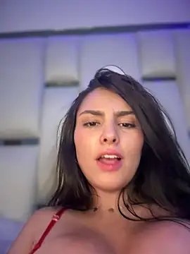 Maddy Rouse  online show from January 18, 2025, 4:04 am