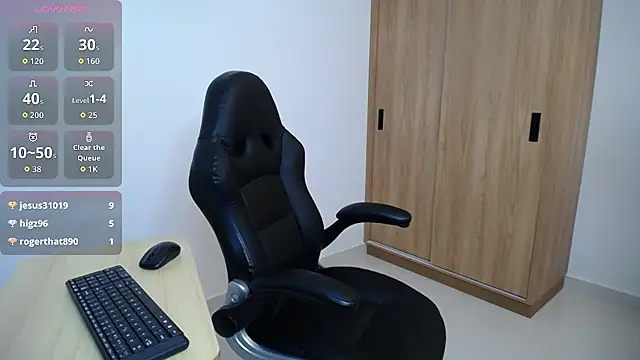 karoll marquez online show from November 15, 2025, 1:58 am