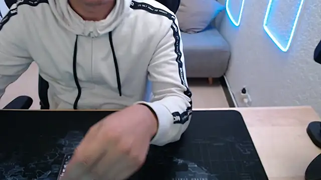 Snapshot of team_dinamite69 chatting on March 5, 2026, 12:23 pm team dinamite69 online show from March 5, 2026, 12:23 pm