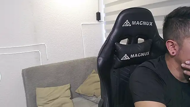 team dinamite69 online show from April 23, 2026, 1:13 pm