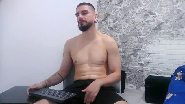 Aaron kwok28 online show from September 17, 2025, 6:31 pm