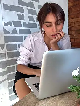 Katee Jones online show from February 1, 2025, 9:51 pm