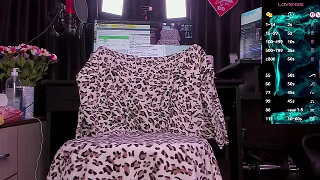 Raissa sky26 online show from November 7, 2025, 3:39 am