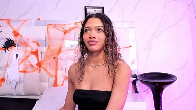 BritneyCollins online show from October 12, 2025, 2:27 pm