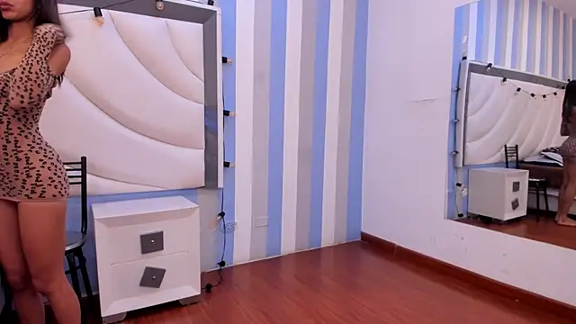 BritneyCollins online show from April 9, 2026, 1:27 pm