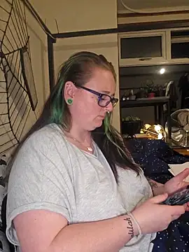 Bunny Cummings online show from October 1, 2025, 10:27 pm