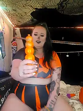 Bunny Cummings online show from October 31, 2025, 11:28 pm