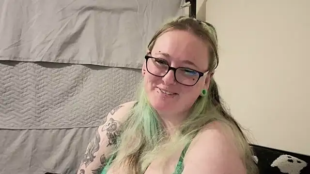 Snapshot of Bunny_Cummings chatting on May 12, 2026, 10:18 pm Bunny Cummings online show from May 12, 2026, 10:18 pm