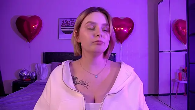 DianeMills online show from February 27, 2025, 1:16 am