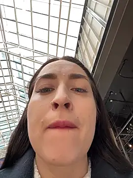 Holly Play online show from February 6, 2025, 7:35 am