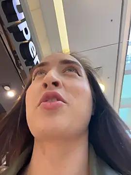 Holly Play online show from October 19, 2025, 10:05 am