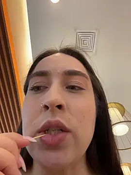 Holly Play online show from December 23, 2025, 9:07 am