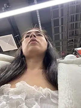 Holly Play online show from February 27, 2026, 12:05 pm