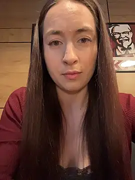 Snapshot of Holly_Play chatting on May 26, 2026, 10:00 am Holly Play online show from May 26, 2026, 10:00 am