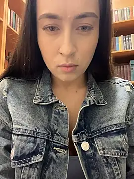 Holly Play online show from July 22, 2026, 9:56 am