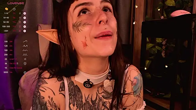 MichaellaMoon online show from December 5, 2024, 3:26 am