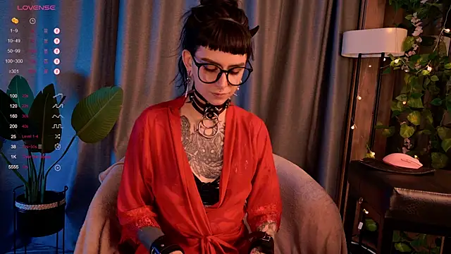 MichaellaMoon online show from December 19, 2024, 11:57 pm