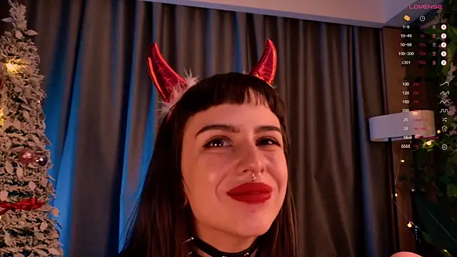 MichaellaMoon online show from January 1, 2025, 2:19 am