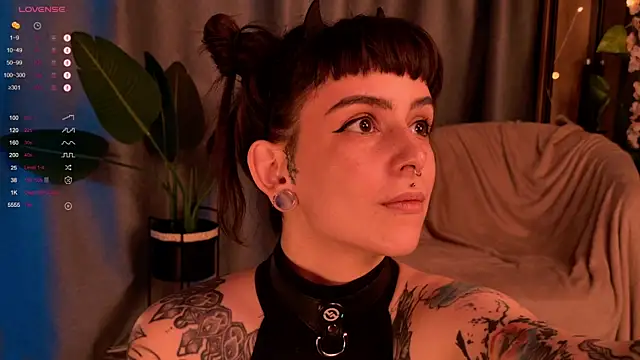 MichaellaMoon online show from January 10, 2025, 11:18 pm