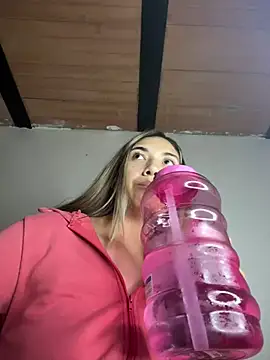 Iris lee online show from March 14, 2025, 11:00 pm