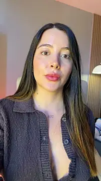 Alessia-miller  online show from June 17, 2026, 9:49 pm