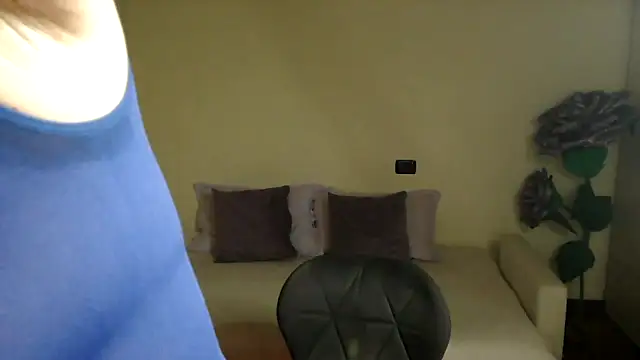 alexabecks online show from December 17, 2025, 1:50 pm