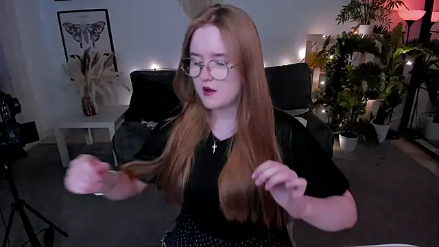 Snapshot of bonnie_wright chatting on June 10, 2026, 4:06 pm bonnie wright online show from June 10, 2026, 4:06 pm