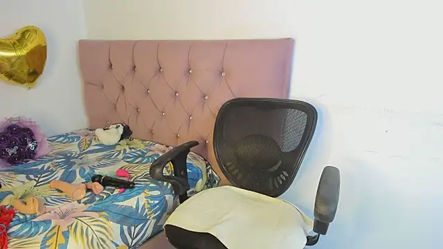 nicol jone1 online show from March 22, 2026, 10:02 pm