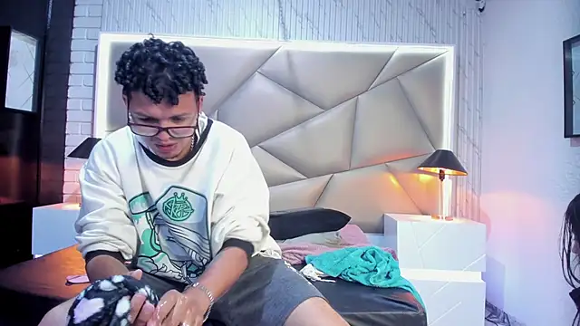 Bonny Bonss online show from January 25, 2025, 1:32 am