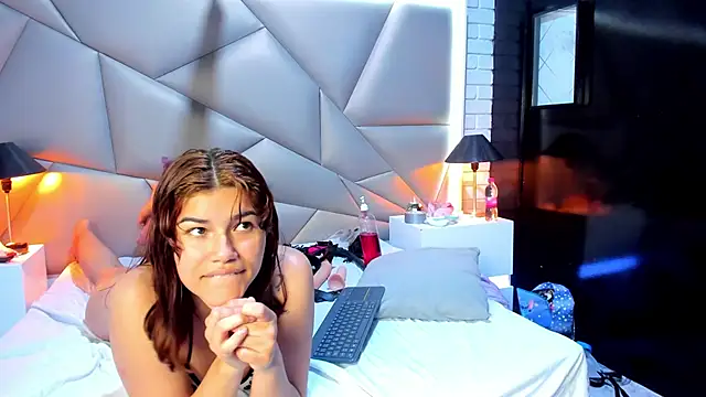 Bonny Bonss online show from February 5, 2025, 2:40 am